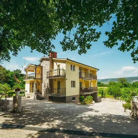 Estera, Makarska - Imotski *